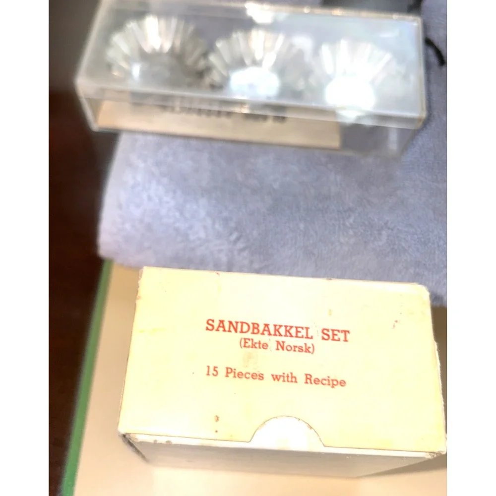 Sandbaskkelse Tiny Tart Set 15 Piece Set  New vtg